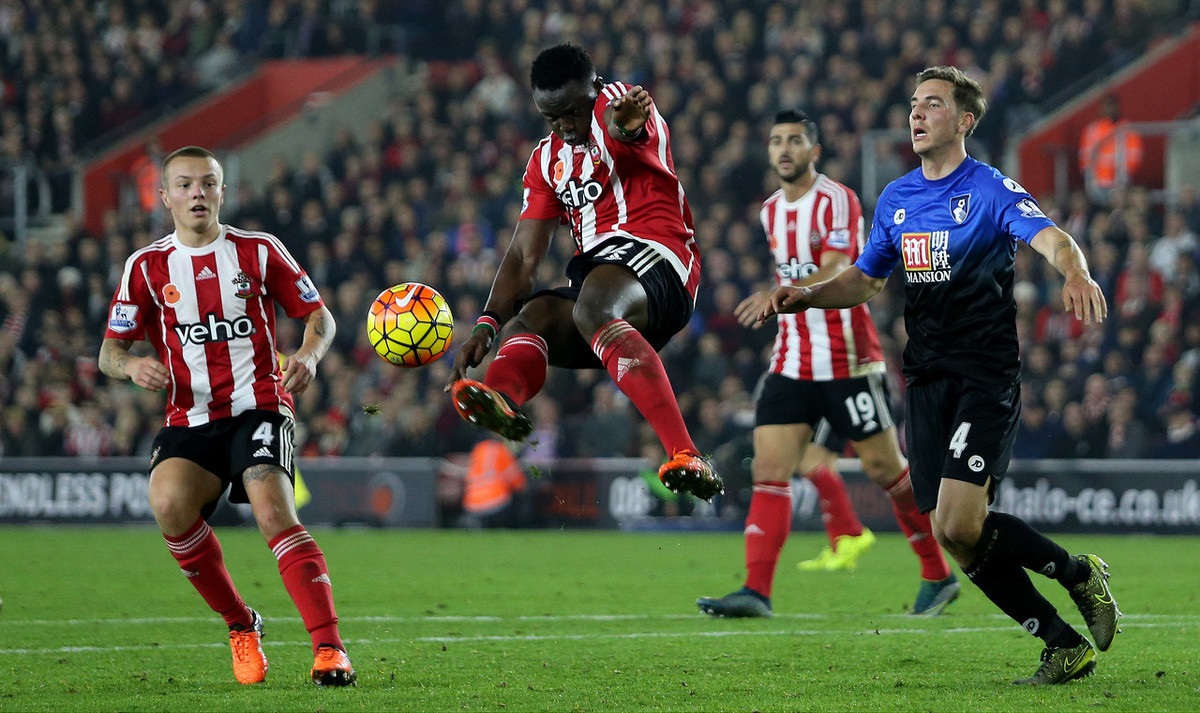 球队逼抢节奏像风暴一样（球队逼抢如狂风骤雨）