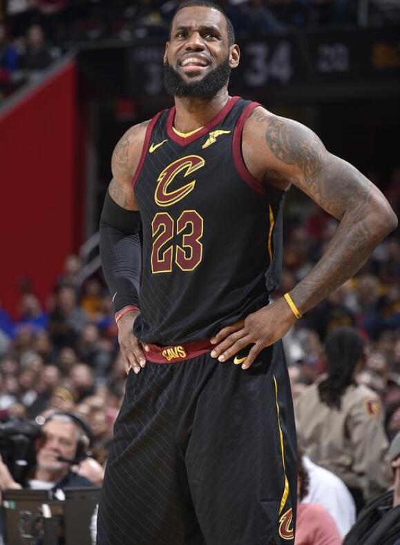 ESPN：奥斯卡已告知身边人自己将退役，即将与圣保罗会面（ESPN：奥斯卡已向亲近人士表态将退役，近期将与圣保罗会面）