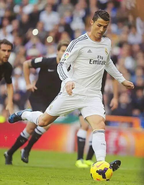 37岁库里太疯狂！刷新NBA过去79年三分纪录，勇士却吞三连败