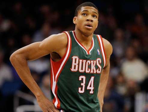 曼联拉什福德末段进球绝杀热刺（拉什福德压哨破门助曼联险胜热刺）